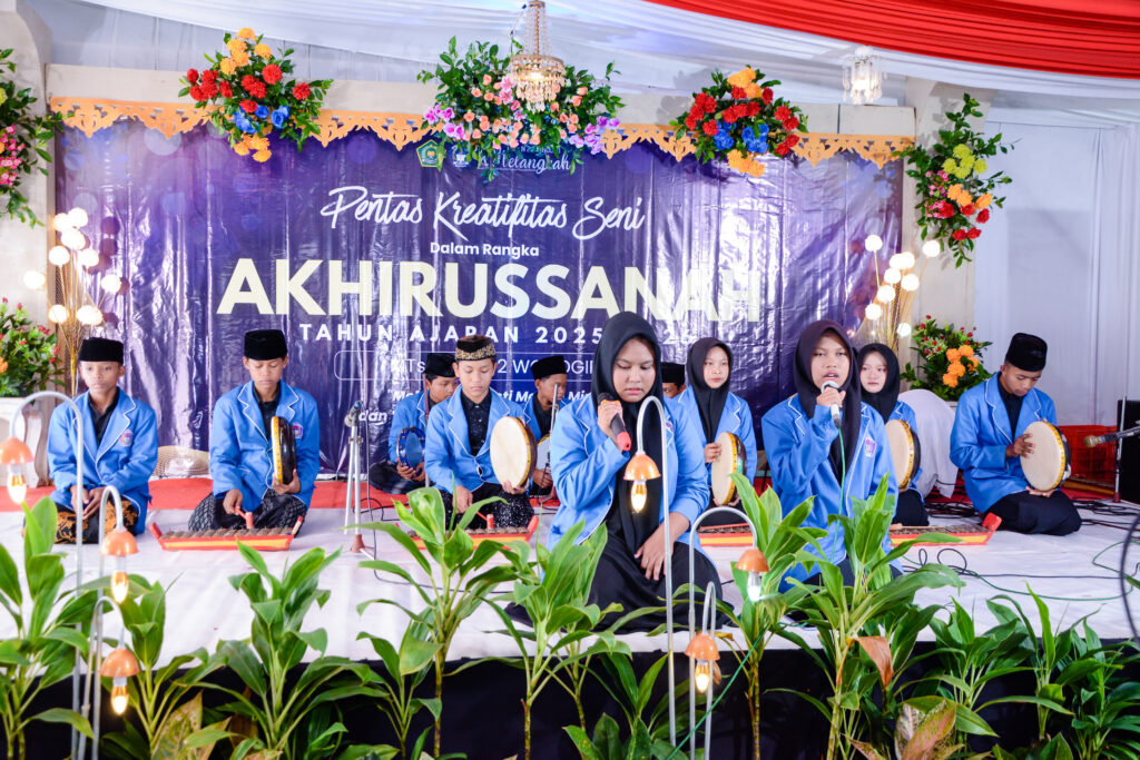 Akhirussanah Angkatan XXVI MTs Negeri 2 Wonogiri Berlangsung Khidmat dan Meriah 1000248287